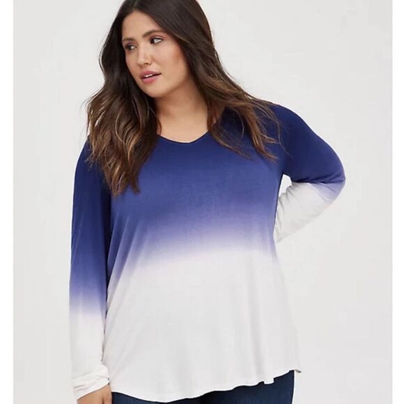 NWT Torrid Blue and White Ombre Hoodie with Lip Print on Back Size 2 (18-20) - Picture 2 of 9